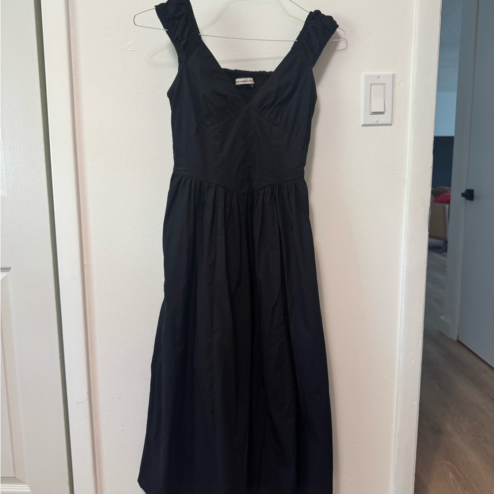 Abercrombie & Fitch puff strap corset detail midi dress in black size small